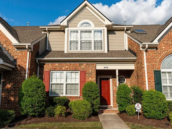 606 W Lake Cir #12-55, Chesapeake, VA 23322