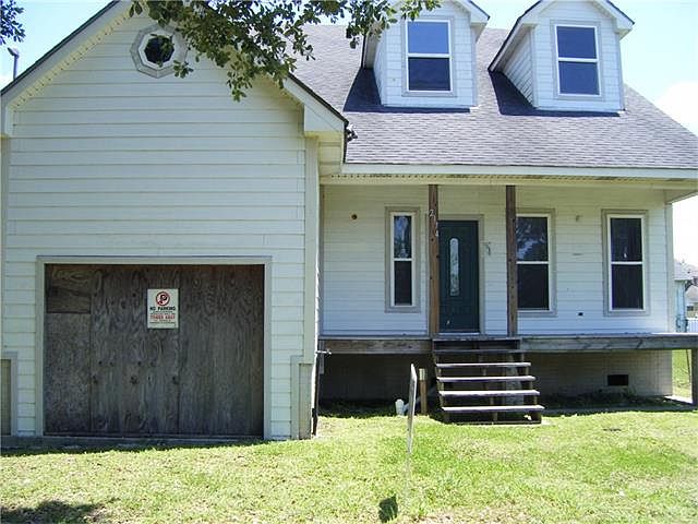 1st image of 2174 N Broad St