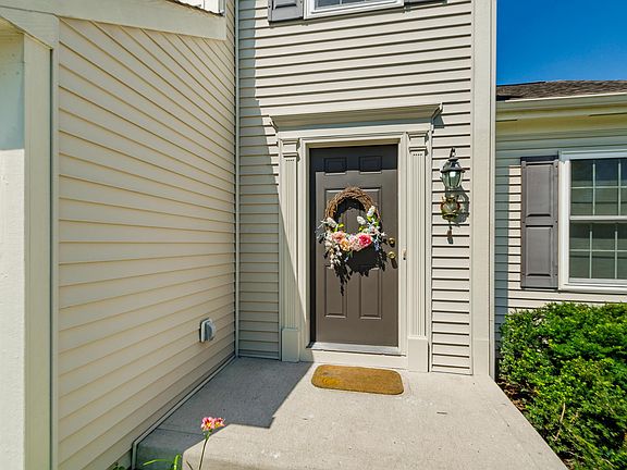 4th image of 2389 Featherwood Dr