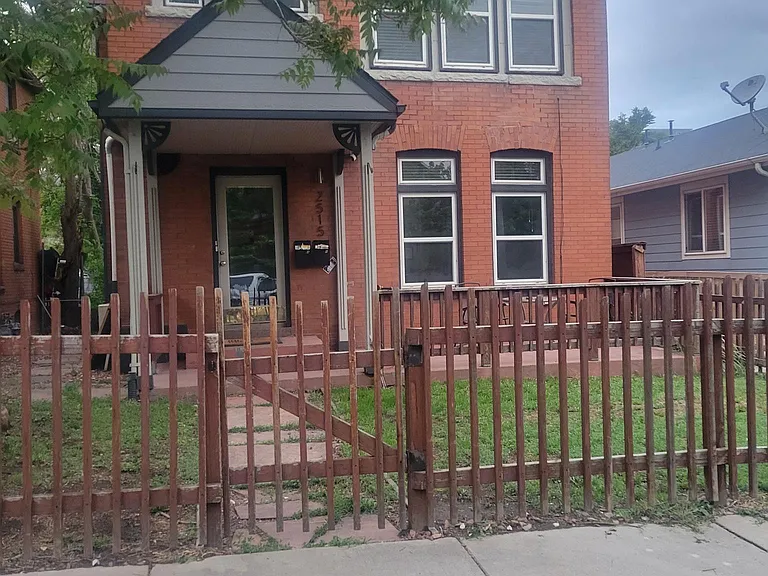 2515 N Clarkson St #A — Photo 7