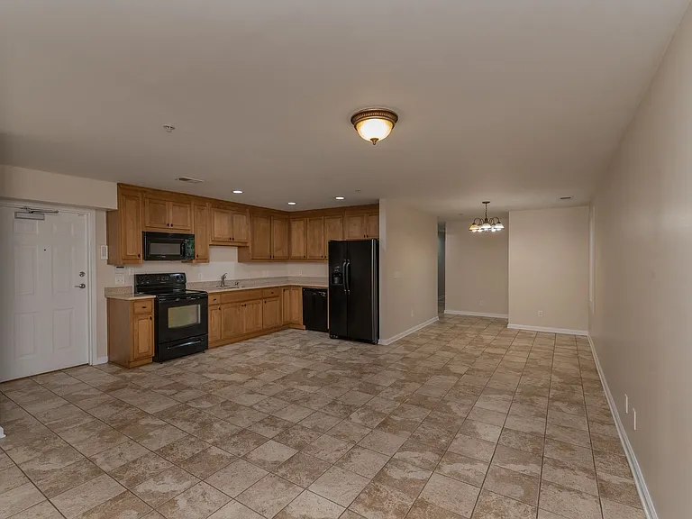 913 Walker St #102 — Photo 9