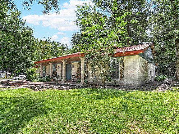 3rd image of 3837 Summer Ln