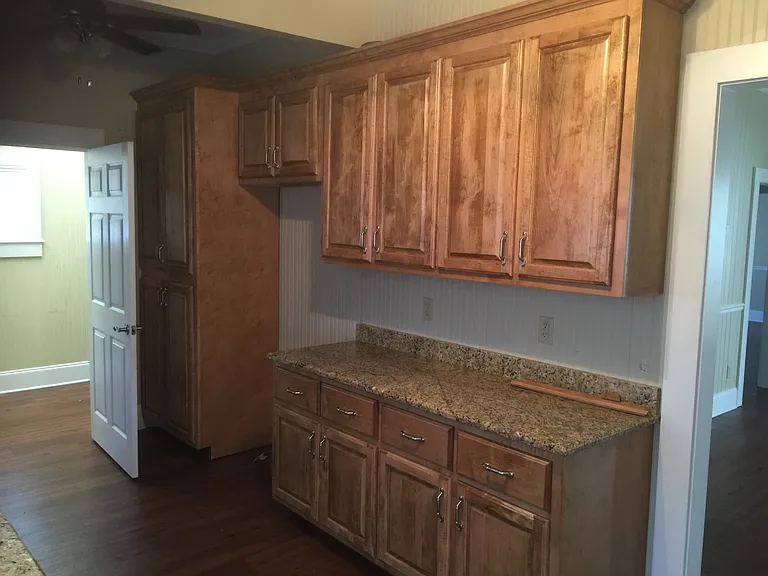 201 Williams Ave — Photo 8