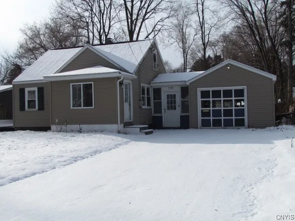 116 Maple Manor Dr, North Syracuse, NY 13212