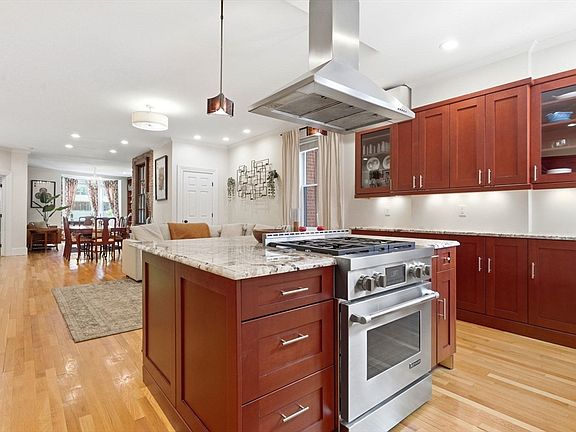 2nd image of 34 Station St APT 3