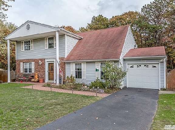 2nd image of 20 Brookville Dr