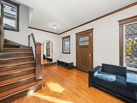 4th image of 135 S Taylor Ave