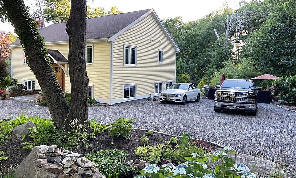2nd image of 2 Birch Ln