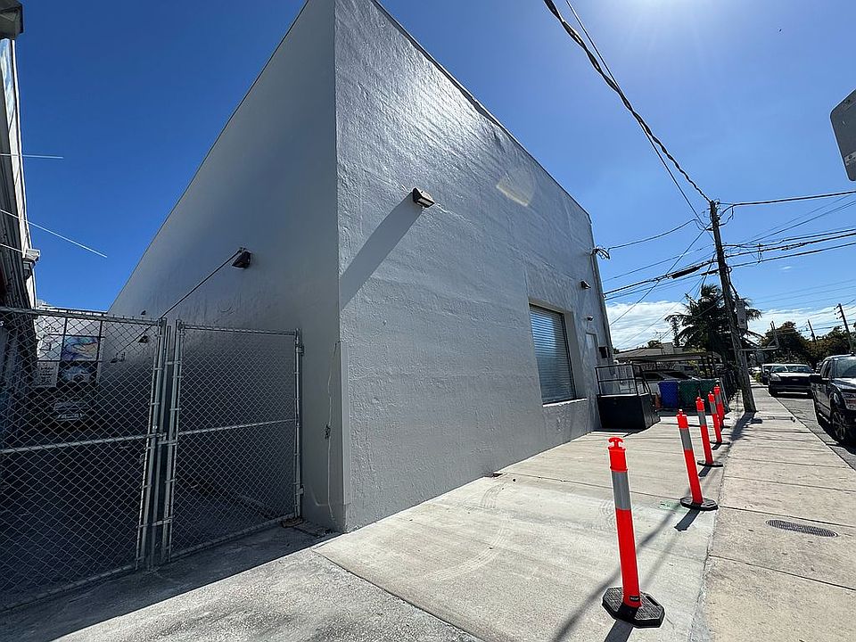 2nd image of 819 SW 10th Ave