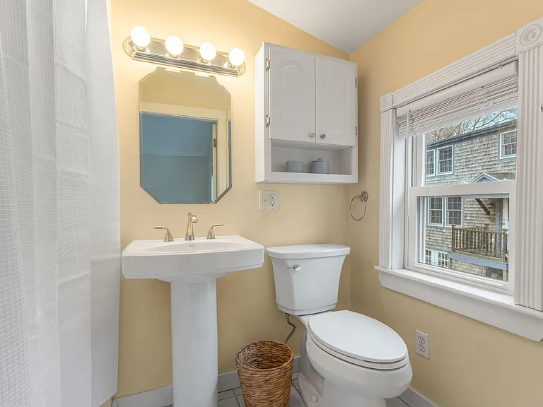 45 Woodbury Ln #8 — Photo 17
