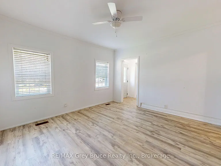 218 Denmark St — Photo 4