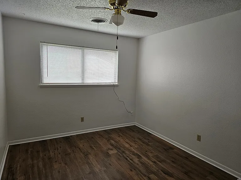 2300 Moberly Dr — Photo 5