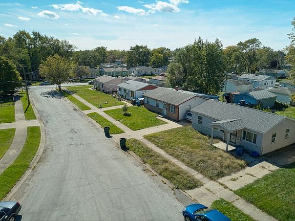 3rd image of 6414 Missouri Ct