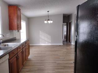 136 Pine Blf #136, Flint, MI 48504