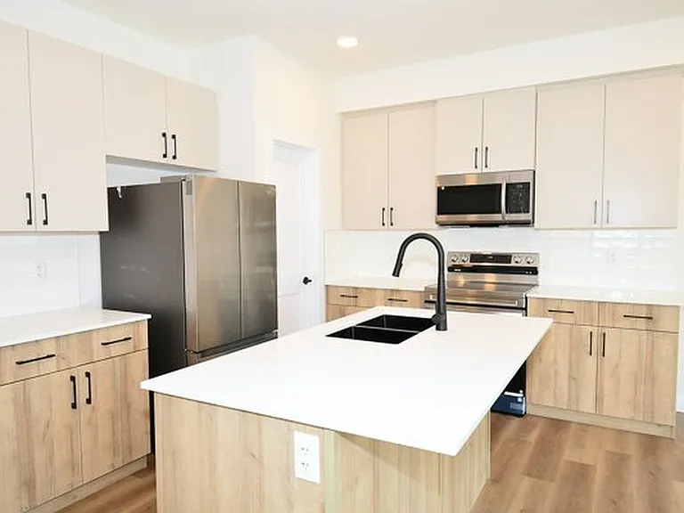 2133 5th Ave SW — Photo 10