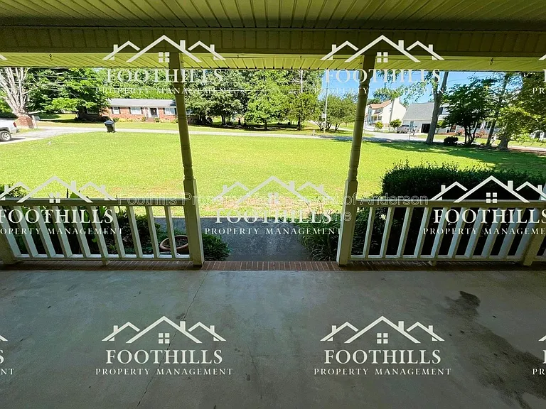214 Keithwood Dr — Photo 17