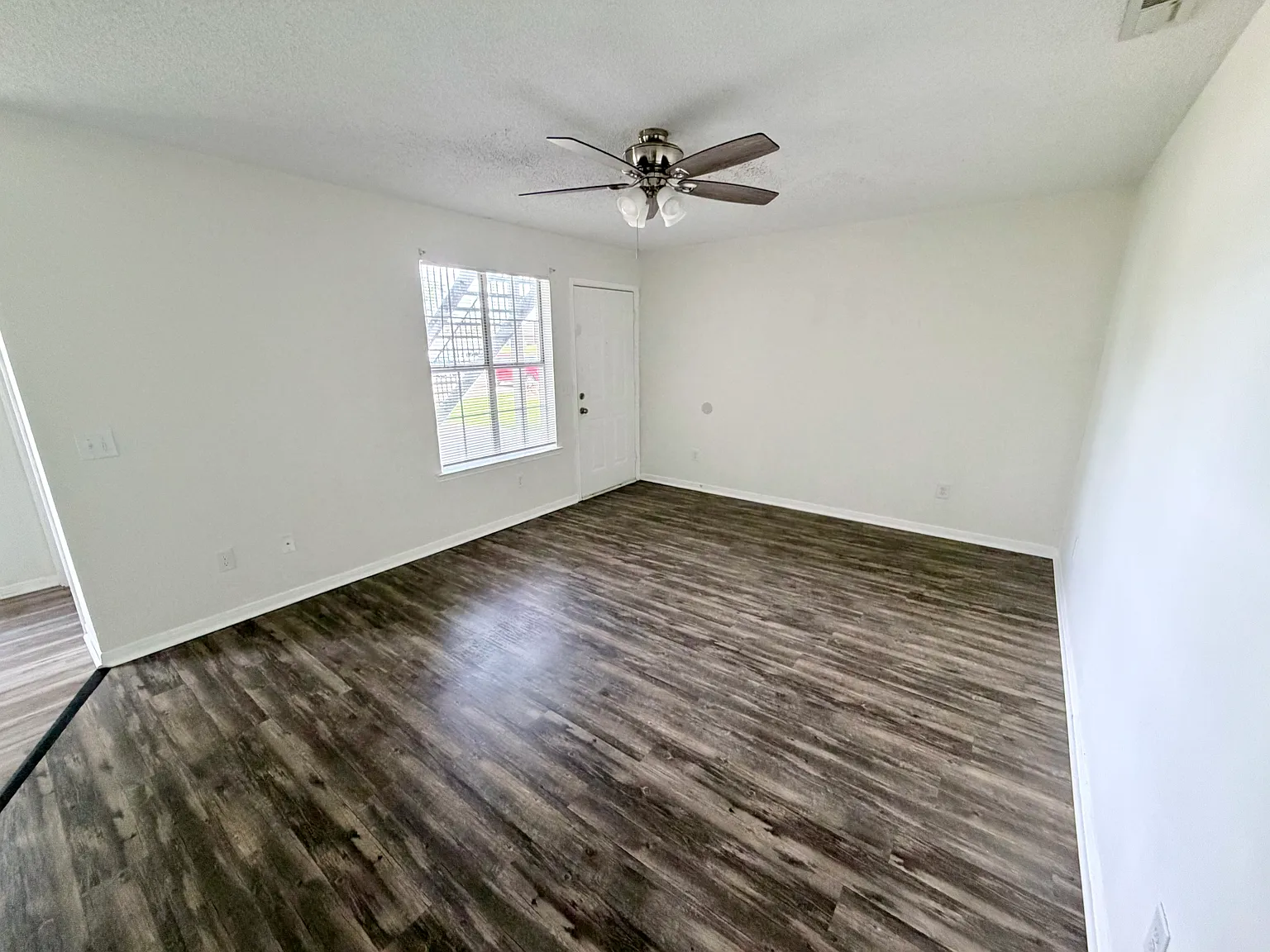 2 bed, 800 sqft, $795 — Photo 2
