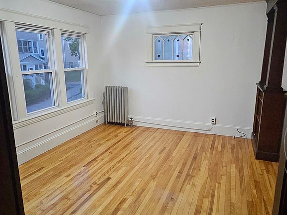 2nd image of 15 View St APT 2
