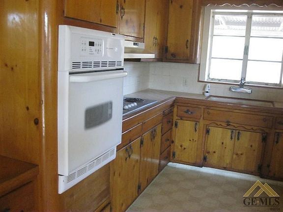 5th image of 908 Paloma St