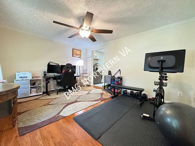 3821 Jocelyn Dr — Photo 10