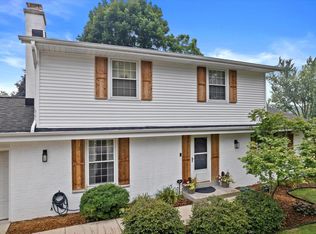 507 Rawlins Dr, Waukesha, WI 53188