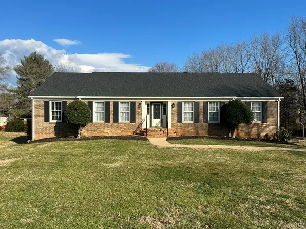 107 Devon Pl, Forest, VA 24551