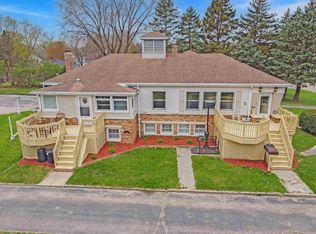 952 W Perry St, Belvidere, IL 61008