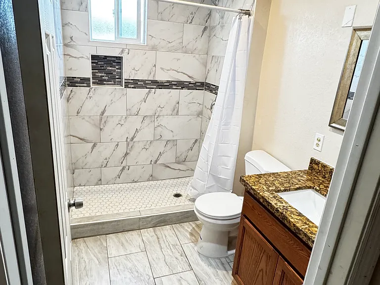 2159 S Maple Ave #1 — Photo 8