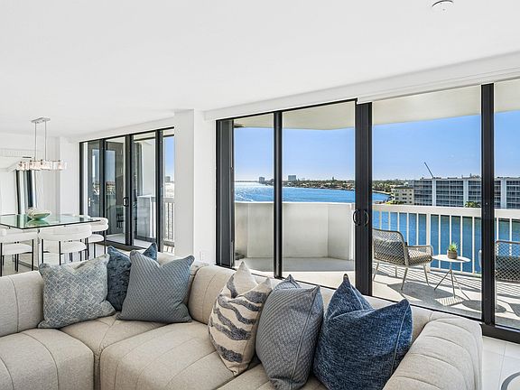 2nd image of 115 Lakeshore Drive #648