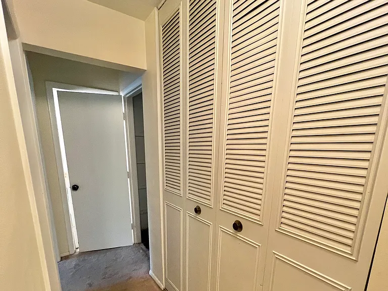 2 Shrewsbury Green Dr #I — Photo 16