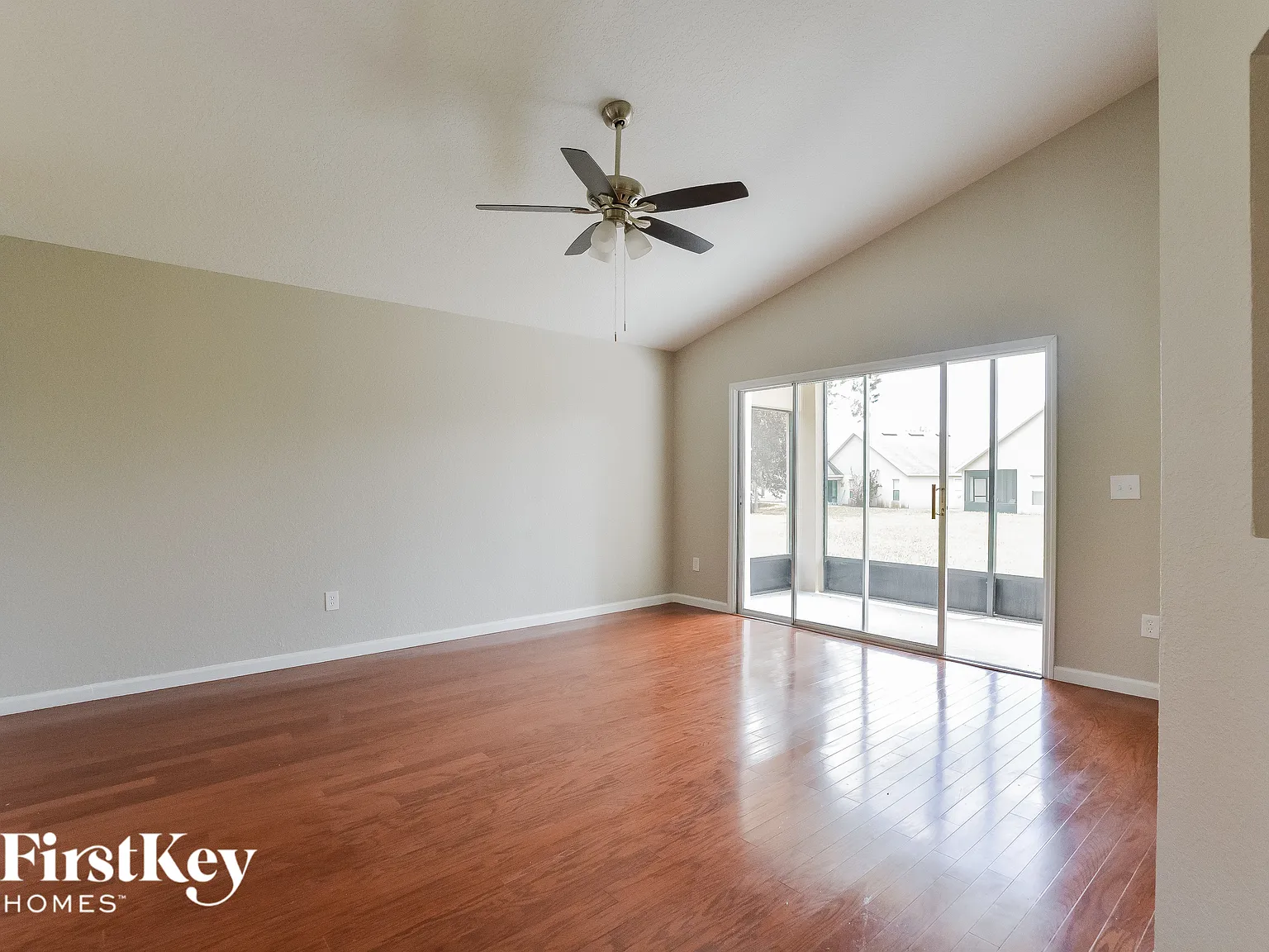 3 bed, 2.0 bath, 1894 sqft, $2,760 — Photo 2