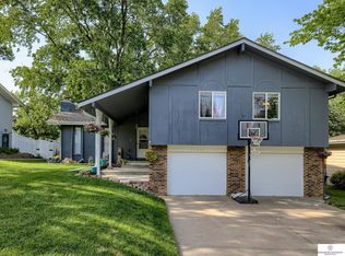13918 X Cir, Omaha, NE 68137
