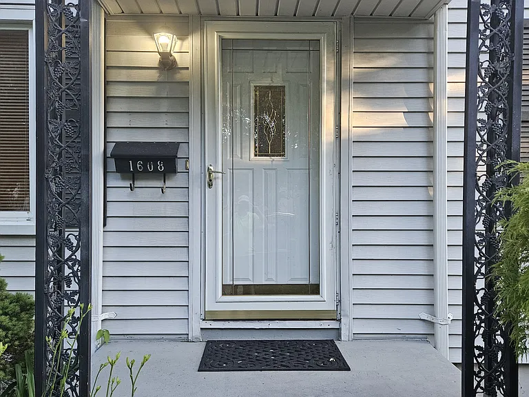 1608 Bauman Ave — Photo 3