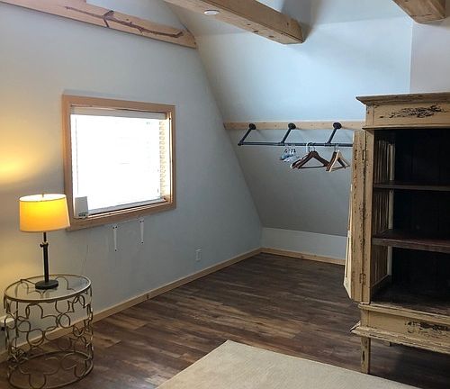 4th image of 1158 Archer Ave