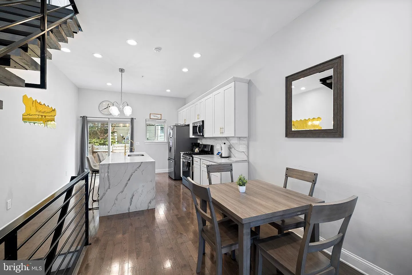 3 bed, 1434 sqft, $3,000 — Photo 3