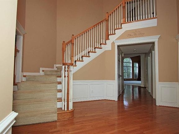 2nd image of 7575 Foxchase Dr