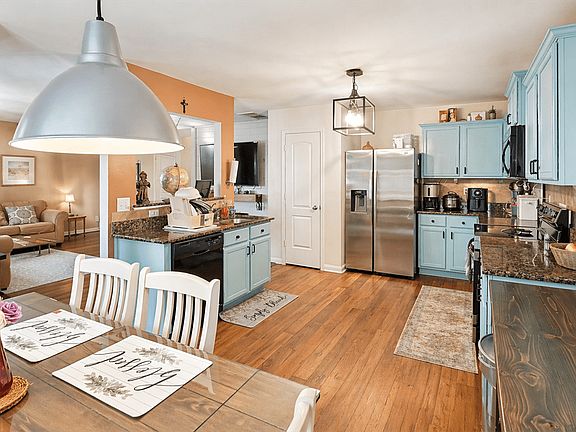 3rd image of 17430 Cedar Rock Dr