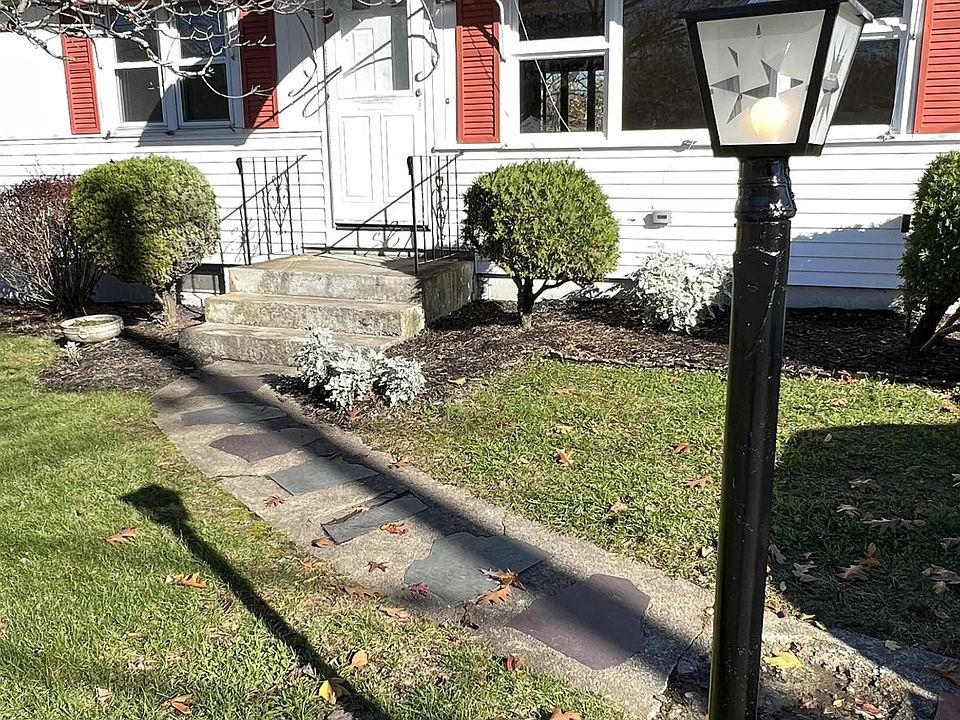 1st image of 34 Lake Garden Dr