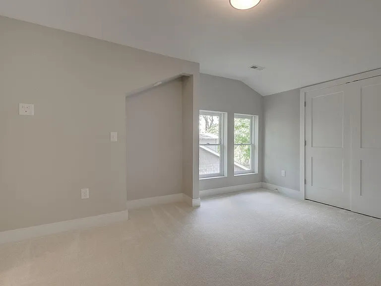 1509 Ashwood Ave — Photo 14