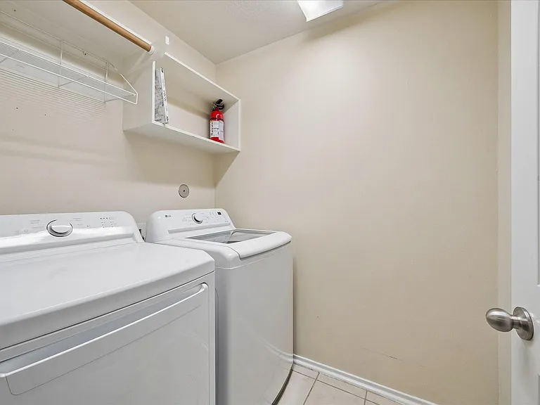 341 Capella Oaks Ln — Photo 13