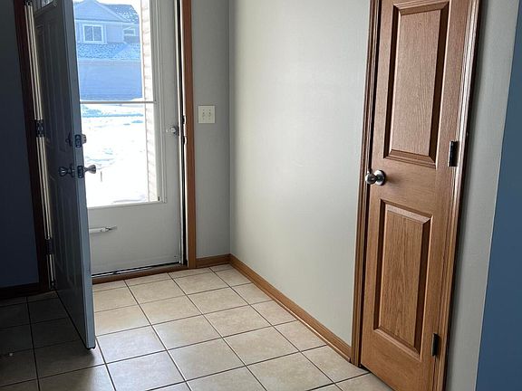 3rd image of 216 Kestrel Ct