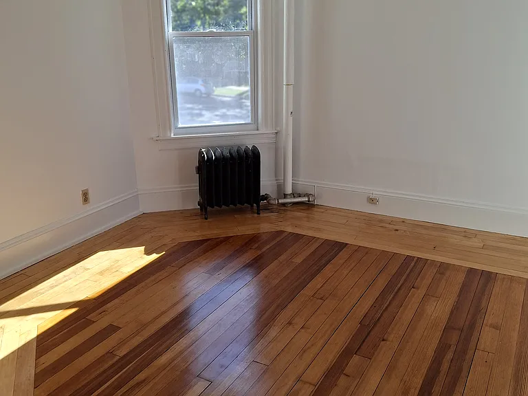 83-85 Fort Pleasant Ave #85R — Photo 6
