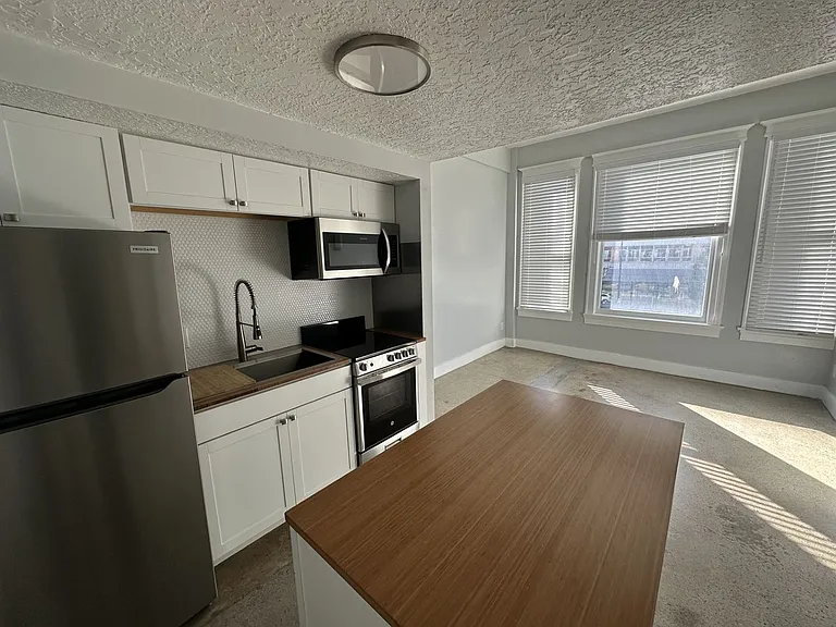 New Grand Apartments — Photo 13