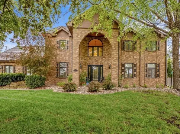 16767 J Cir, Omaha, NE 68135