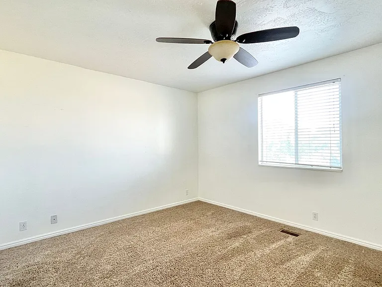 617 E Orangewood Ln — Photo 20