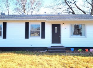 10 Ivy Hill Dr, Riverton, IL 62561