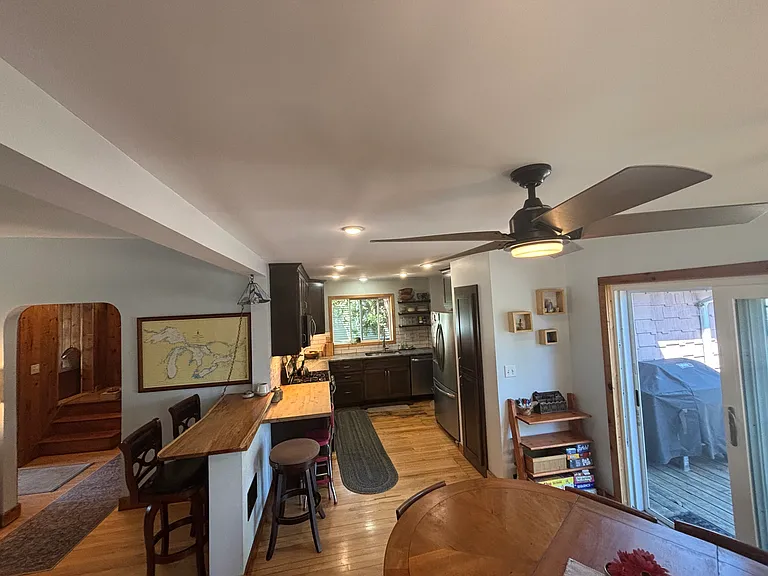 308 Waldo St — Photo 8