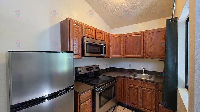 Studio, 1.0 bath, 430 sqft, $1,425 — Photo 3