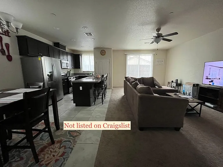 1447 La Sierra — Photo 4