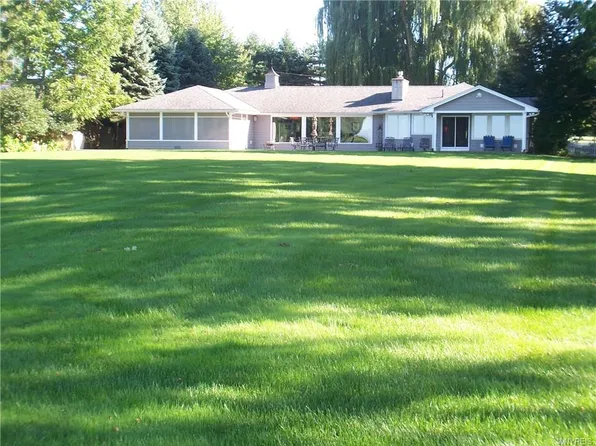 4877 E Lake Rd, Burt, NY 14028